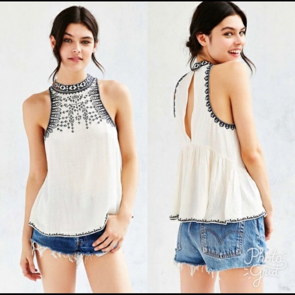 🌵ECOTÈ/ Sleeveless Emb Mock Neck Top 🌵 - Picture 1 of 7